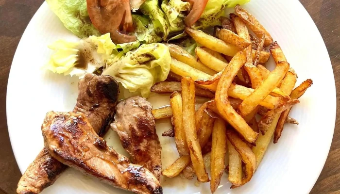 Auberge Chez Janine -  Plats Et Boissons - Hautefage