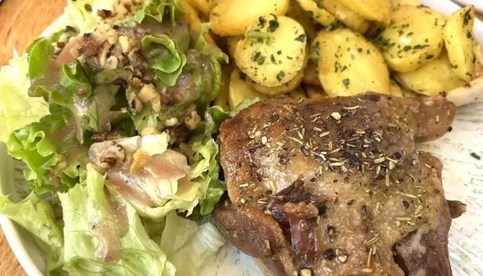 Bar Brasserie De La Halle -  Plats Et Boissons - Pays De Belvès