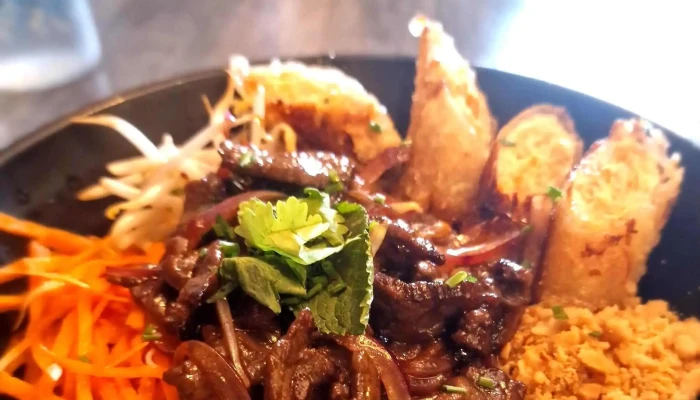 Bento Sushi Thai Restaurant Japonais Et Thailandais A Bayonne Restaurant De Sushis - Bayonne