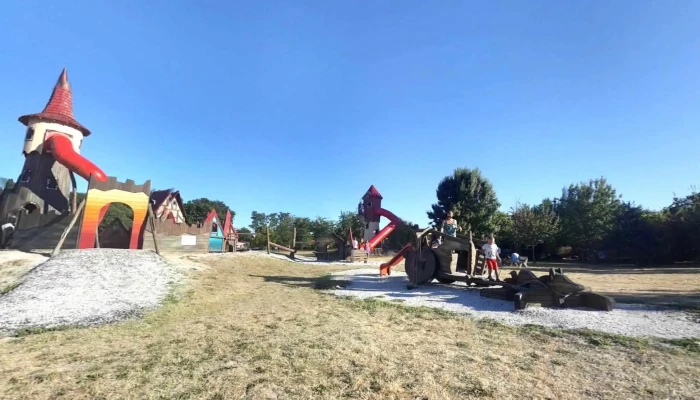 Camping Capfun -    Paradis De Bazas Street View Et 360deg - Bazas