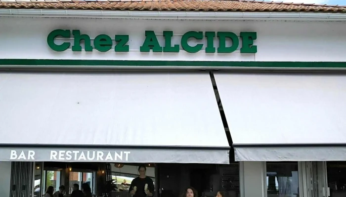 Chez Alcide -  Pres De Moi - Arès