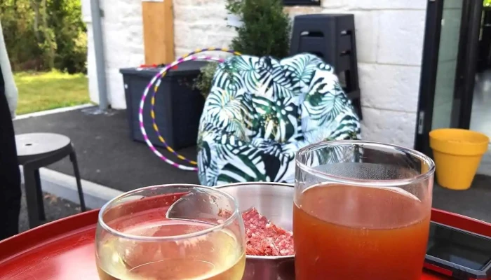 Chez Tonton Buvette Conviviale Plats Et Boissons - Bessines