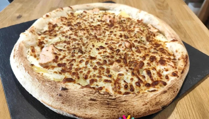 distributeur a pizzas artisanales 24/24 7/7 - 23230 Gouzon
