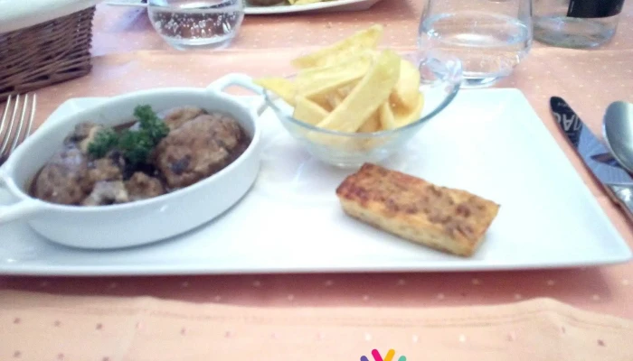 Hotel Restaurant Bellevue Petit Dejeuner - Bessines-sur-gartempe