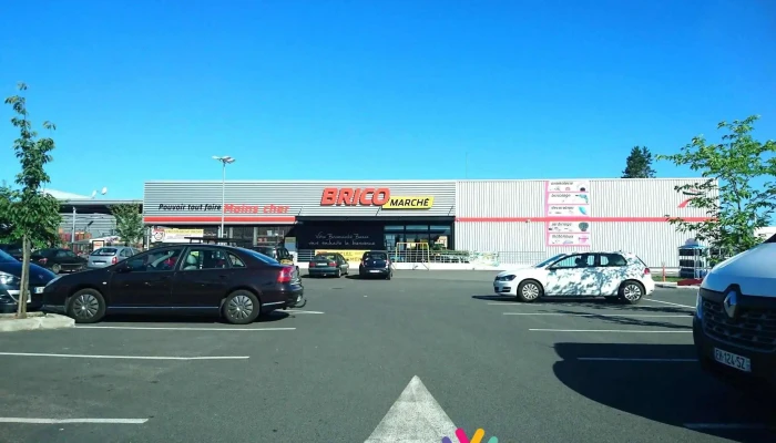 Intermarche Super Bazas Stationnement - Bazas