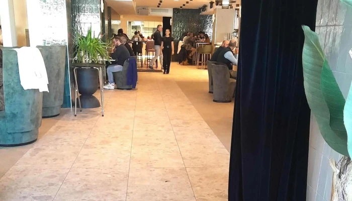 Jaz Restaurant Bar   Lounge Comment Arriver - Chauray