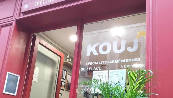 Kouj -  Pres De Moi - Bayonne