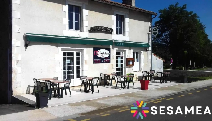 La Maréchalerie d'Alex - 86370 Marigny-Chemereau