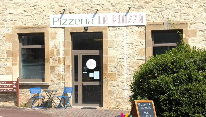 La Piazza - 19150 Cornil