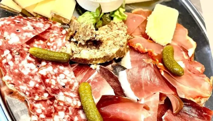 Le 7 Passe A Table Restaurant Bar A Vin Charcuterie - Castres-gironde