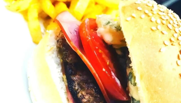 Le 7 Passe A Table Restaurant Bar A Vin Frite - Castres-gironde