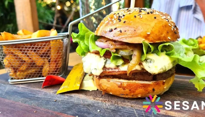 Le Cosmopolitain -  Hamburger - Cadillac-sur-garonne