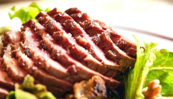 Le Jean Bistrot -  Plats Et Boissons - Beaumontois En Périgord