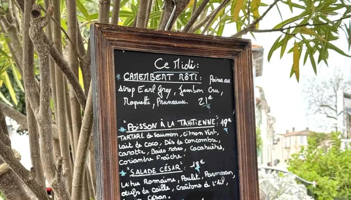Le V Port D Ars Cave Bar A Vins Huitres Tapas Horaire - Ars-en-ré
