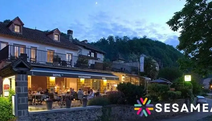 Logis Hotel Les Flots Bleus Tout - Beaulieu-sur-dordogne
