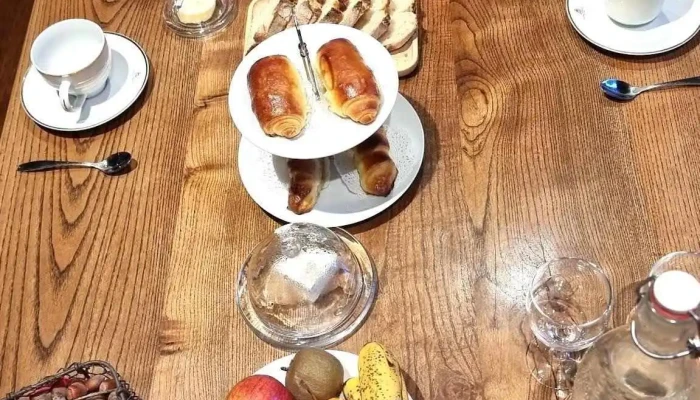 Prieure Saint Barthelemy Plats Et Boissons - Azay-le-brûlé