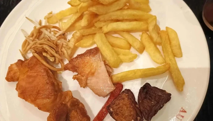 Restaurant Buffet A Volonte Chinois -  Plats Et Boissons - Lons