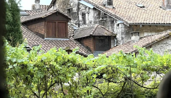 Restaurant Cote Riviere Pres De Moi - Brantôme En Périgord