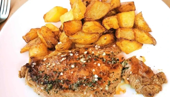 Restaurant Le Repere Chez Tom Et Alex Plats Et Boissons - Briscous